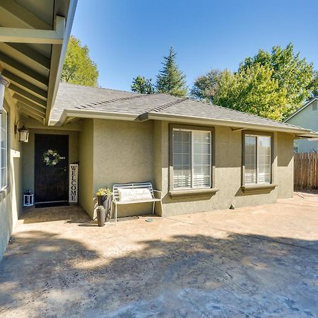 Charming Redding Home With Furnished Patio! Exterior photo